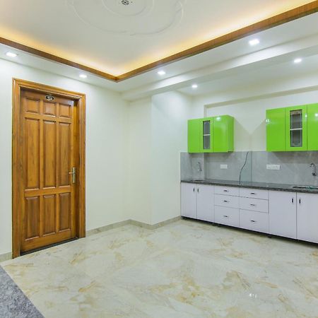 Super Collection O Corporate Suite Near Omaxe Celebration Mall غورغاون المظهر الخارجي الصورة