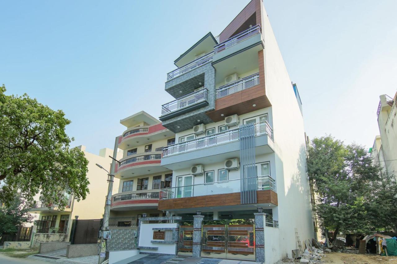 Super Collection O Corporate Suite Near Omaxe Celebration Mall غورغاون المظهر الخارجي الصورة