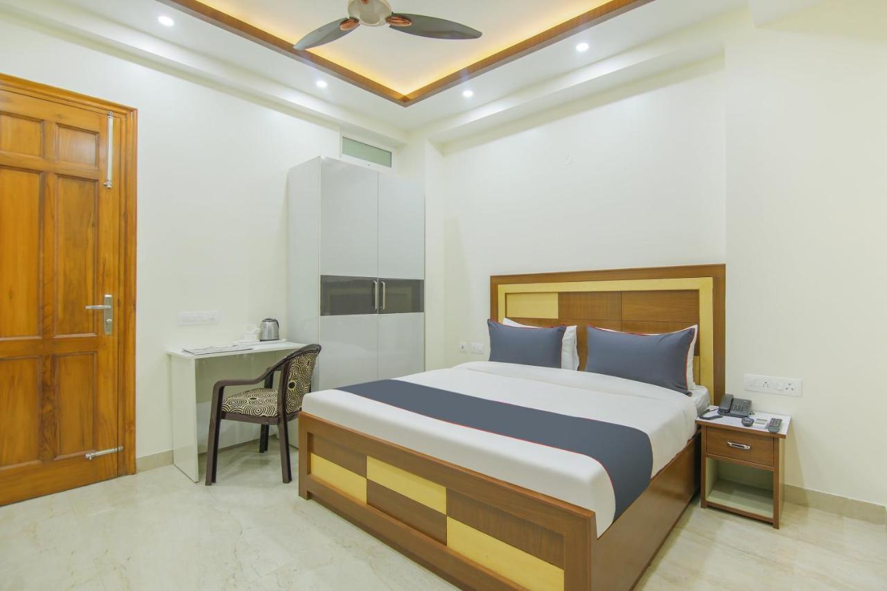 Super Collection O Corporate Suite Near Omaxe Celebration Mall غورغاون المظهر الخارجي الصورة