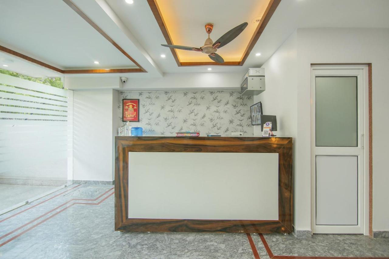 Super Collection O Corporate Suite Near Omaxe Celebration Mall غورغاون المظهر الخارجي الصورة