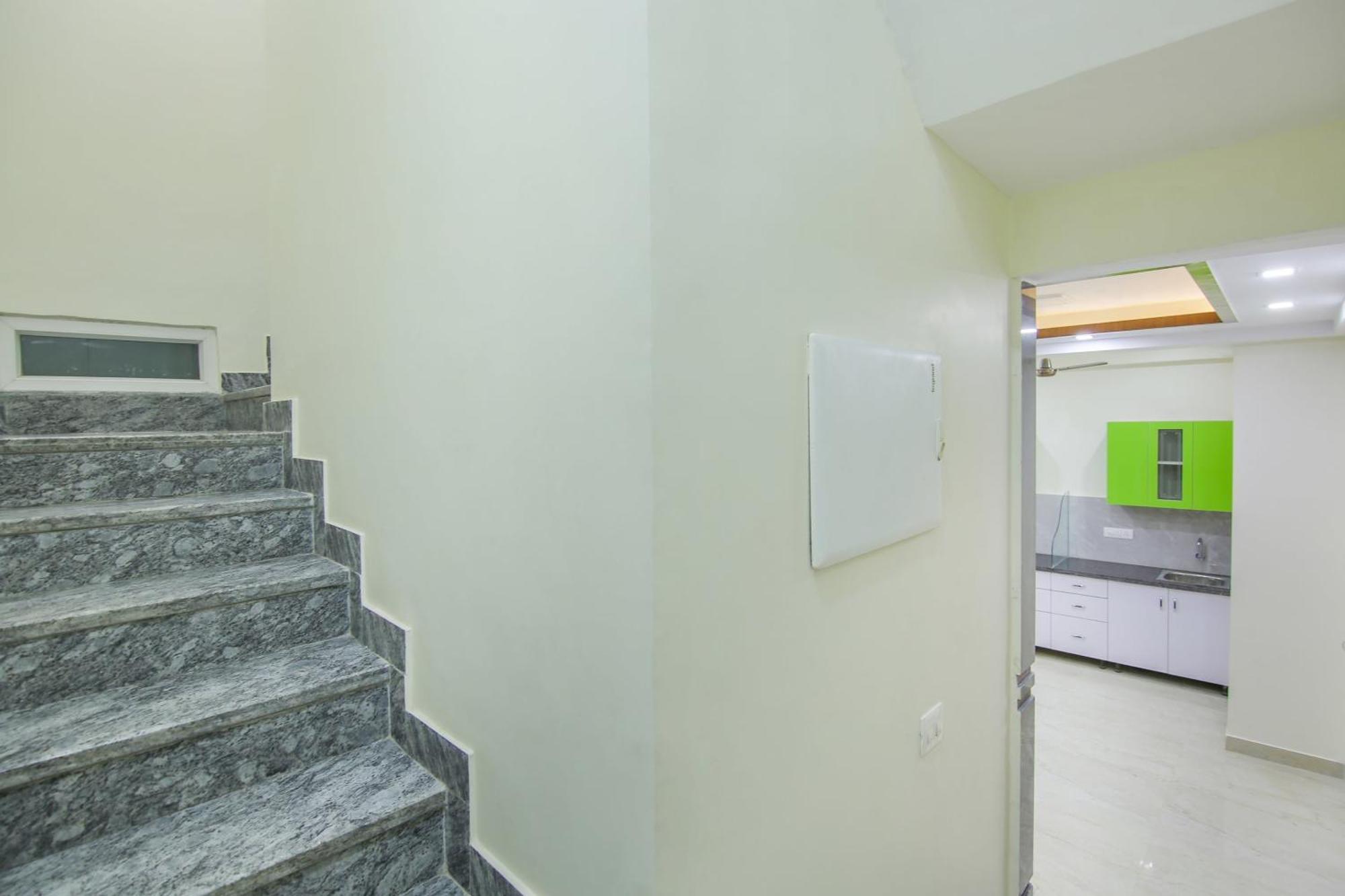 Super Collection O Corporate Suite Near Omaxe Celebration Mall غورغاون المظهر الخارجي الصورة