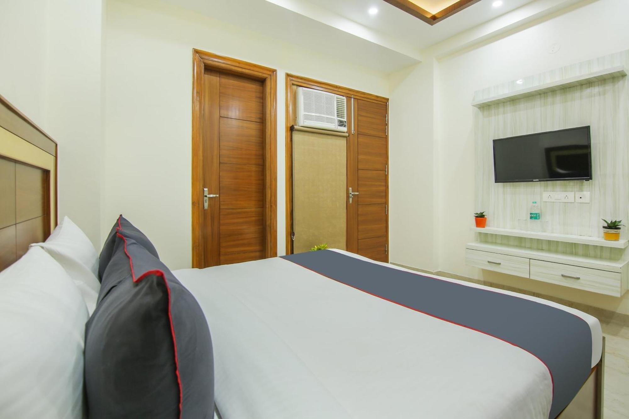 Super Collection O Corporate Suite Near Omaxe Celebration Mall غورغاون المظهر الخارجي الصورة