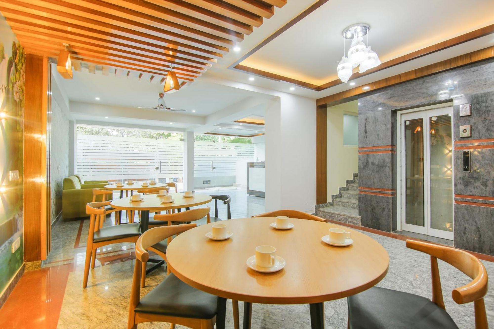 Super Collection O Corporate Suite Near Omaxe Celebration Mall غورغاون المظهر الخارجي الصورة